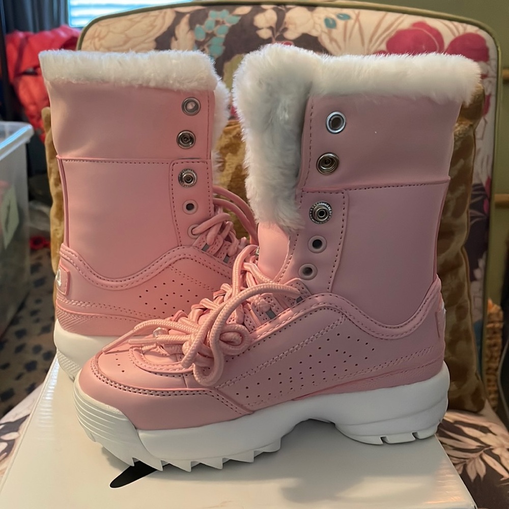 Fila Disruption Shearing boots Size 12 Pink New with Box